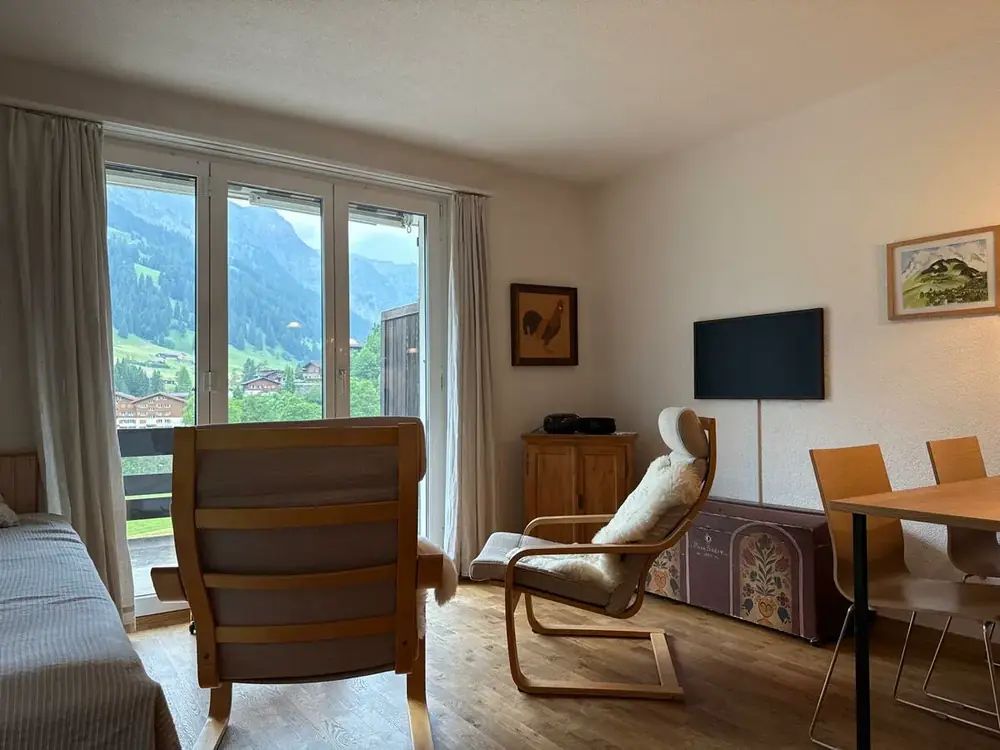 Wohnzimmer mit Flachbildfernseher